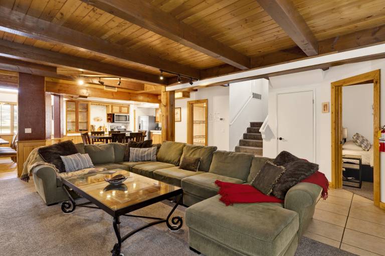 Summit Hideaway Fantastic Mountain getaway with private hot tub, free Wi-Fi, full kitchen, & more — photo 3