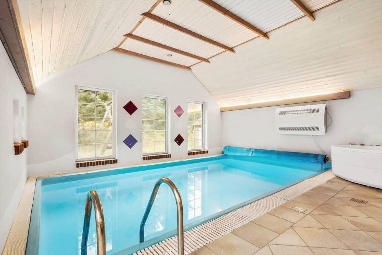 Family-friendly house with terrace, pool & sauna | Beach nearby | Pets allowed — photo 3