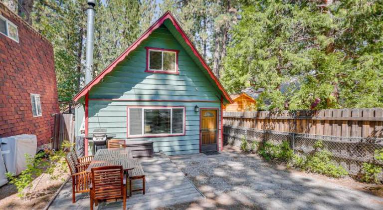 1 Mi to Snow Summit Big Bear Lake Cabin! — photo 4
