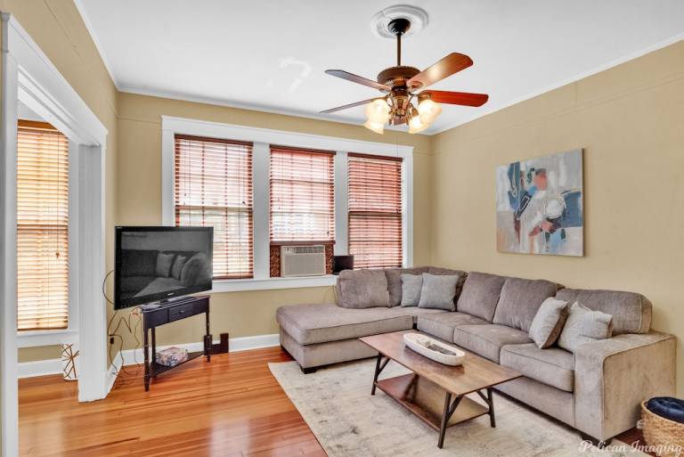 Apartment Highland, Stoner Hill