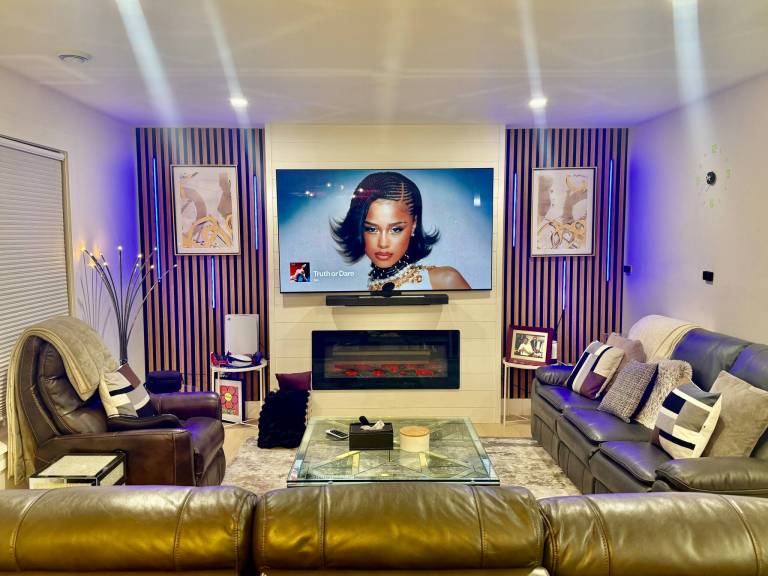 Smart 4BR Comfort Suite Massagesessel YQM Airport