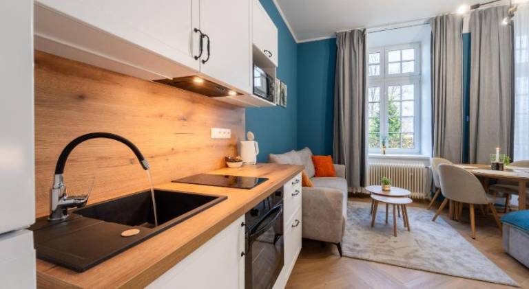 Beautiful serviced apartment with garden, sauna & jacuzzi | Pets allowed — photo 2
