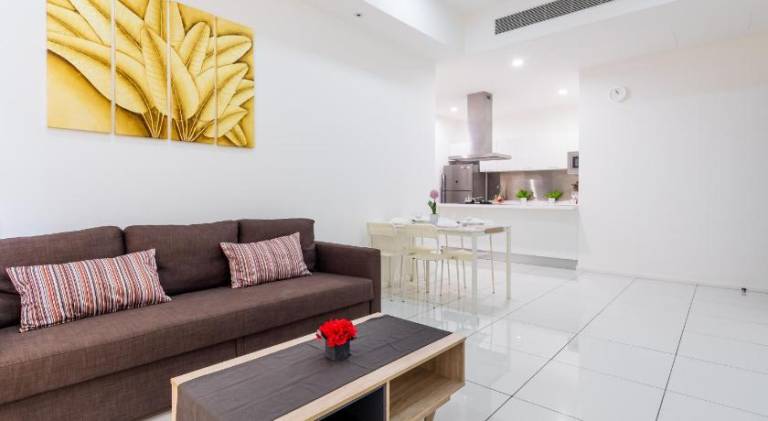 Serviced apartment with patio, garden & pool | Good for workation | Dogs allowed — photo 4