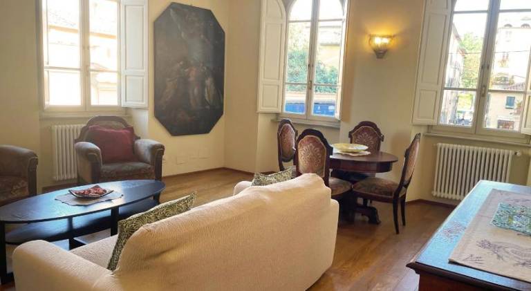 Fully equipped holiday apartment with hot tub | Next to Lucca Cathedral | Suitable for remote work | Pet-friendly in Lucca