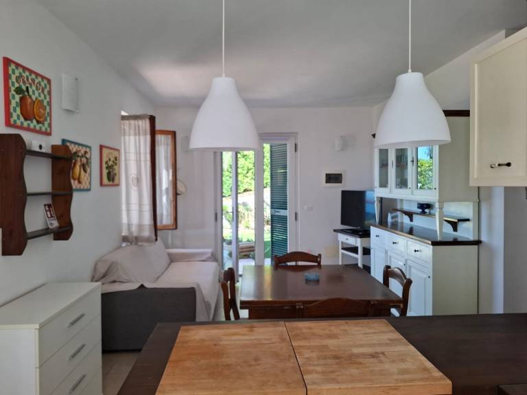 Holiday apartment with barbecue, yard & terrace | Sea view — photo 5