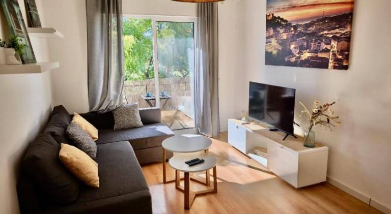 Apartment with patio | Suitable for remote work in Olhao