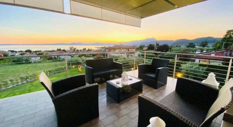 Villa with jacuzzi & pool — photo 4