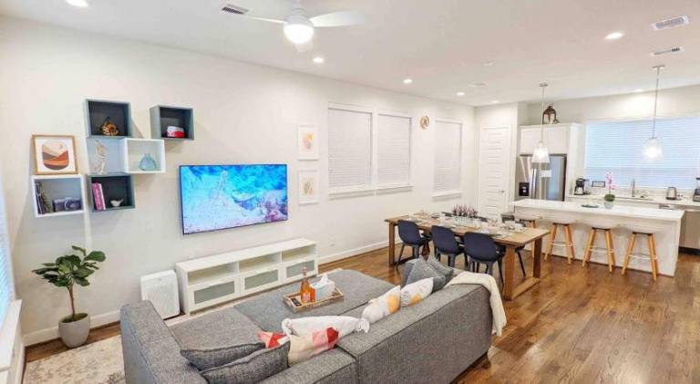 Vacation home | Suitable for remote work | Pet-friendly — photo 2