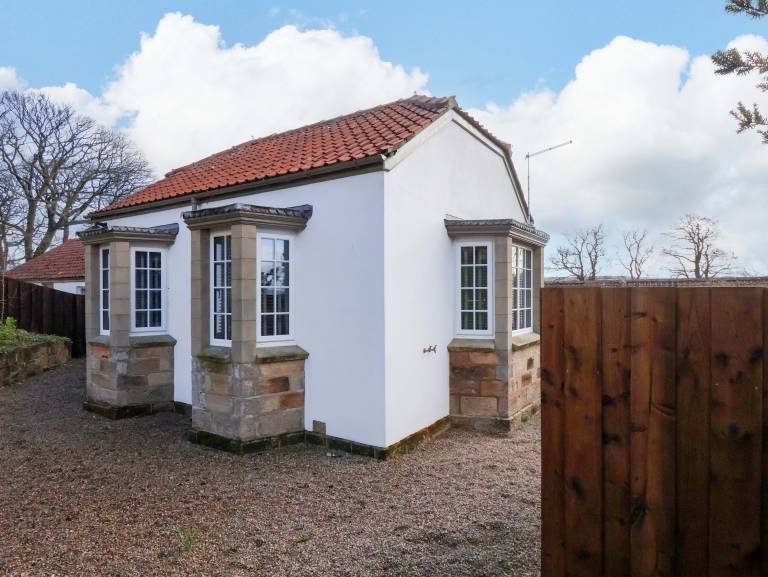 Family-friendly lovely cottage with jacuzzi & garden | Dogs allowed — photo 2
