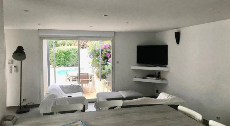 Villa with garden, private pool & patio — photo 4