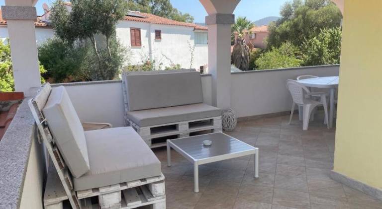 Vacation home with garden & terrace in San Teodoro