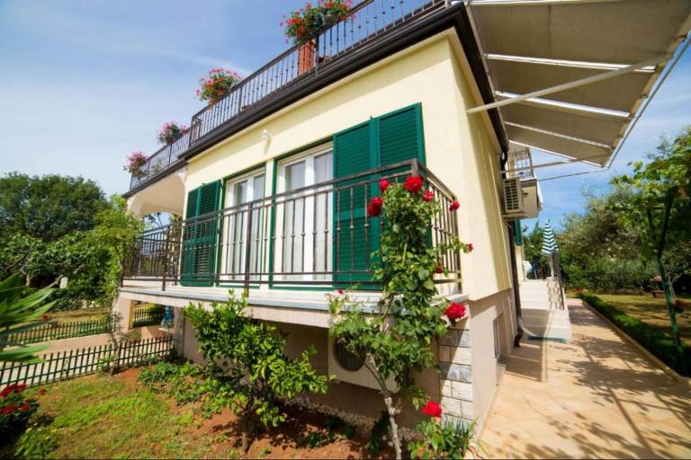 Apartman  Radoši kod Žbandaja