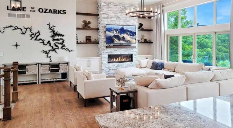 Beautiful house | Pets are welcome in Lake Ozark, MO