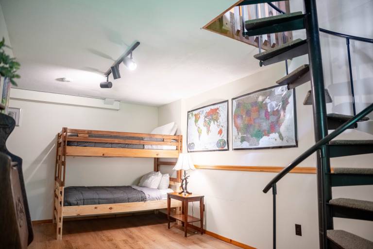 Bob's Sled Lodge – 2BR Killington Retreat Near Slopes & Trails — photo 4