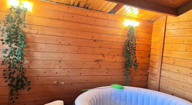 Charming vacation home with hot tub | Pets allowed — photo 4