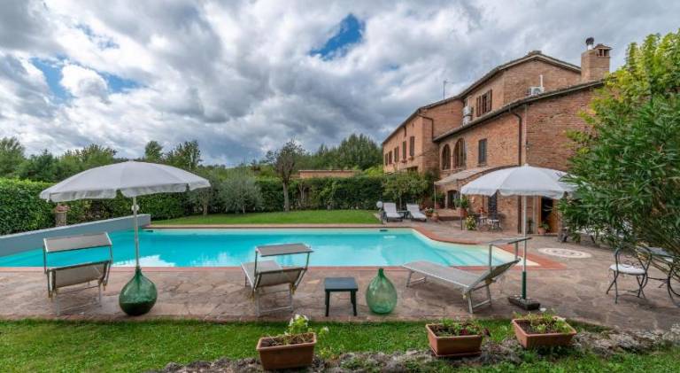 Holiday apartment with pool, yard & barbeque | Suitable for remote work — photo 3