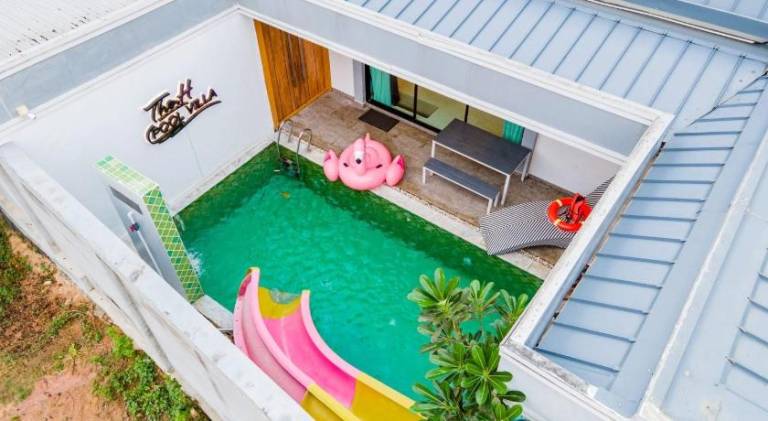 Villa with pool — photo 5