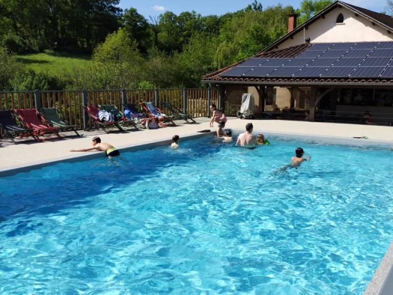 Family-oriented chalet with terrace & heated pool | Dogs allowed — photo 2
