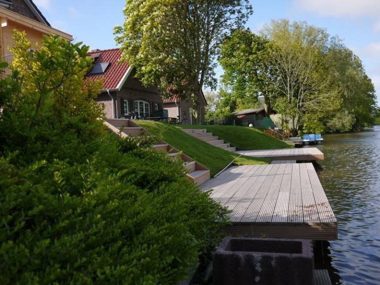 Reihenendhaus in ruhiger Lage mit Wasserzugang
