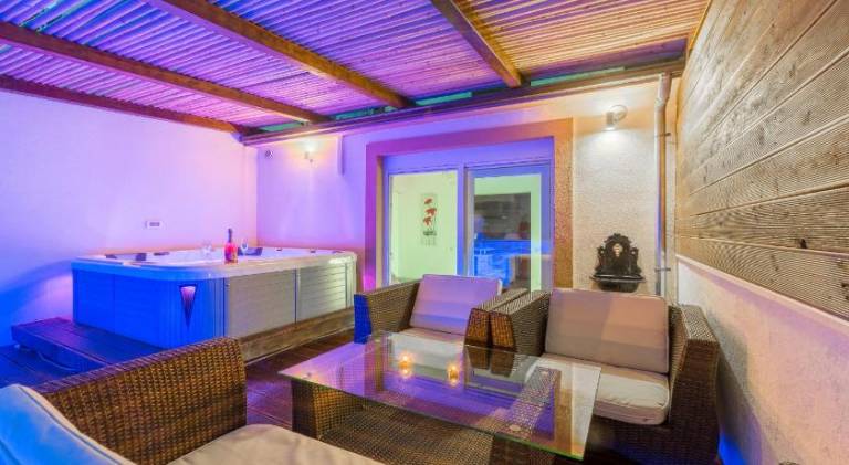 Beautiful apartment with pool | Pets allowed in Split