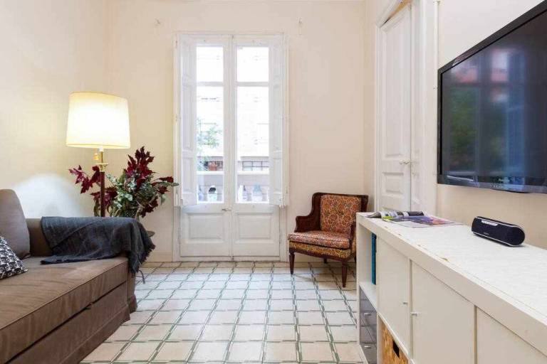 Apartment | Next to Sagrada Família — photo 2