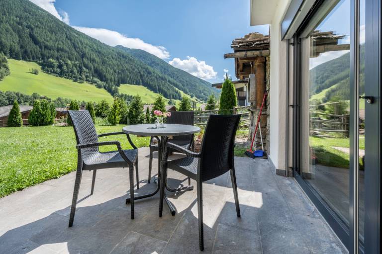 Kreuzkofel Apartment with Shared Whirlpool & Garden in Dolo