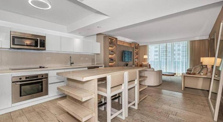 Rental apartment with hot tub & pool | Near Miami Beach Botanical Garden — photo 4