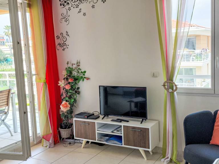 Ferienwohnung mit Hund in Antibes fuer max. 4 Personen