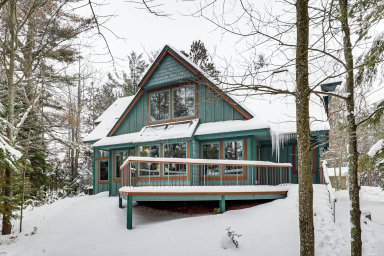 House Three Lakes