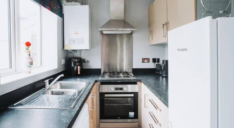 No10 Bristol - 2 Bedroom house with private garden and parking — photo 3