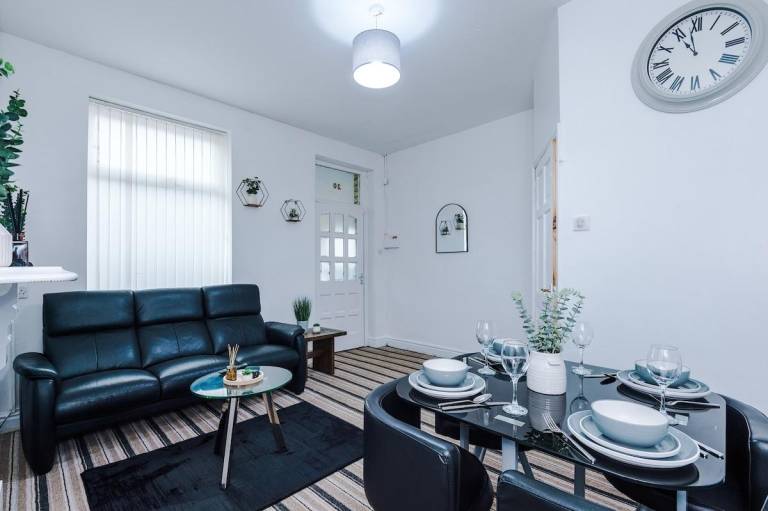 Wonderful vacation home with yard & BBQ | Suitable for remote work | Pets are welcome — photo 4