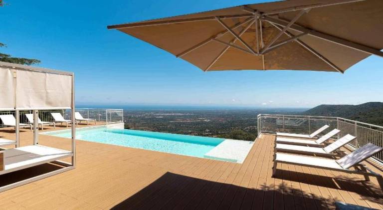 Villa with pool & jacuzzi in Fasano
