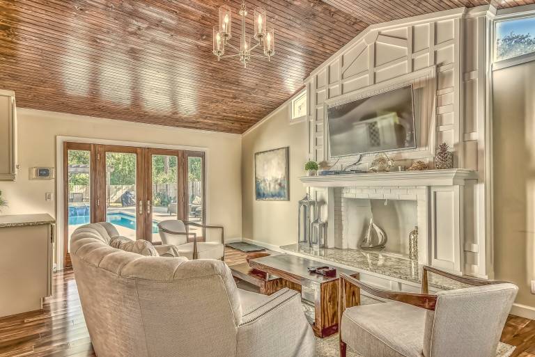 2-Min Walk to Beach, Free Pool and Spa Heat, Family & Dog-Friendly, Sleeps 17, Kids' Loft — photo 3