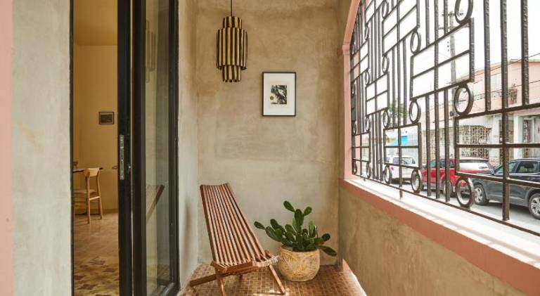Apartment with patio — photo 4