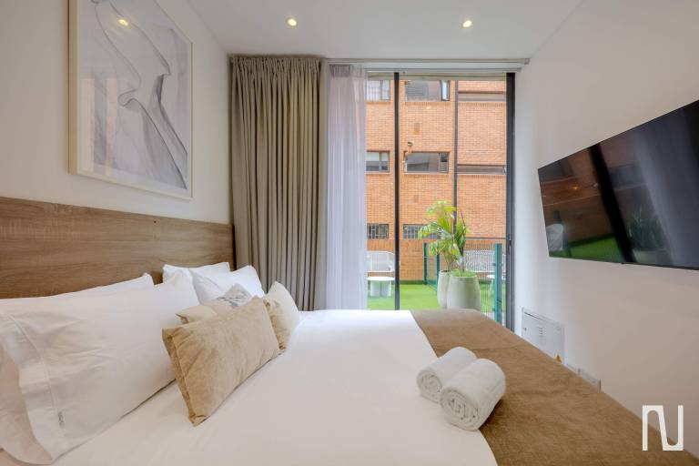 NOK Stylish 1-Bedroom with Terrace on Calle 94 in Bogotá