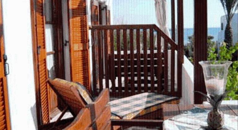 Apartment with garden & terrace — photo 4
