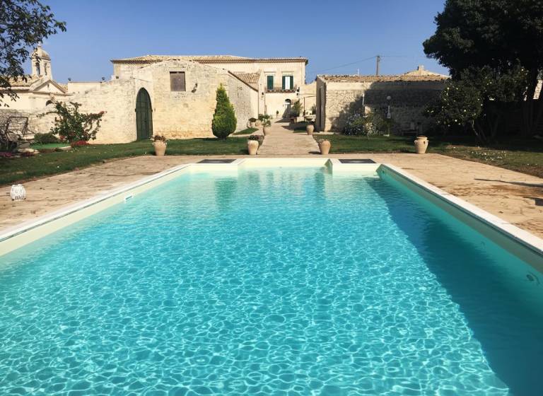 Villa with private pool, garden & BBQ | Panoramic view — photo 2