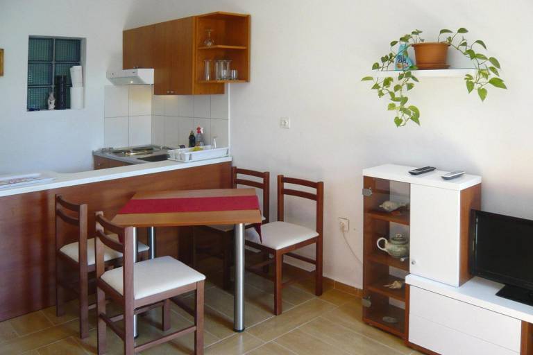 Fully equipped bungalow with patio, yard & BBQ | Next to the beach | Dogs allowed — photo 5