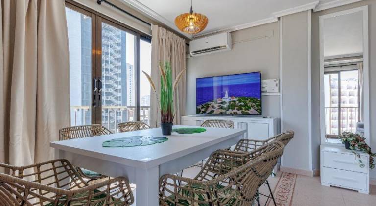 Holiday apartment with pool | Next to the beach | Dogs allowed in Benidorm