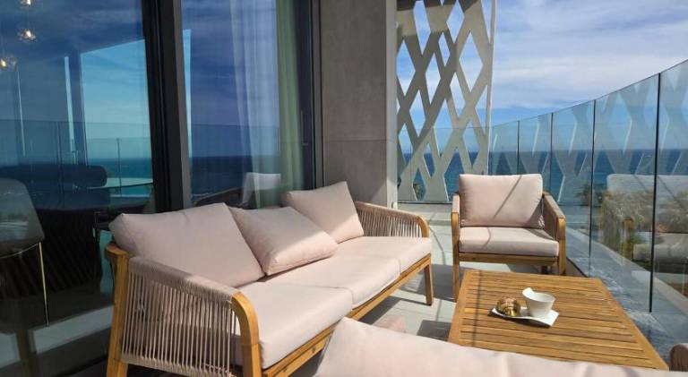 Luxury Seaview Escape 3bd in Limassol Skyscraper — photo 4