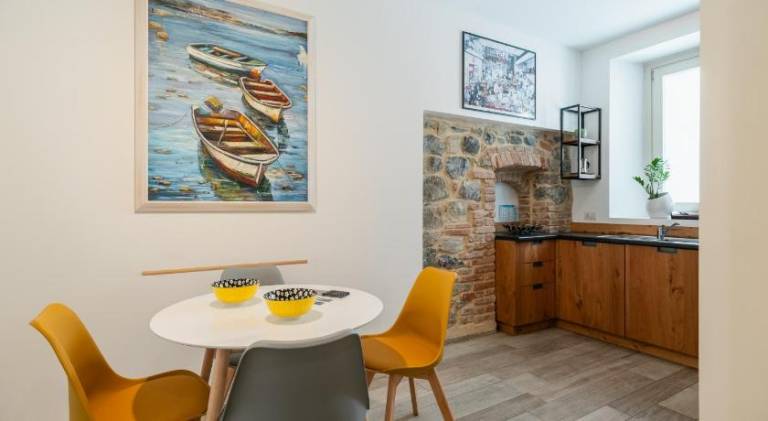 Rental apartment with 1 room for 4 persons in Iseo