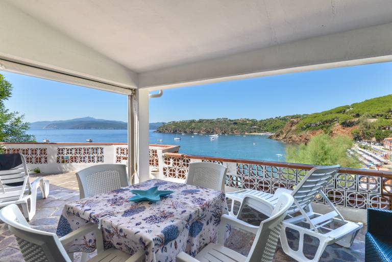 Apartment 'Villa Oda - Monolocale Sul Mare' with Sea View, Wi-Fi and Air Conditioning in Capoliveri