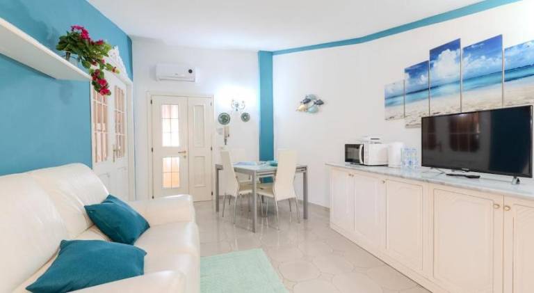 Rental apartment with 1 room for 4 persons in Olbia