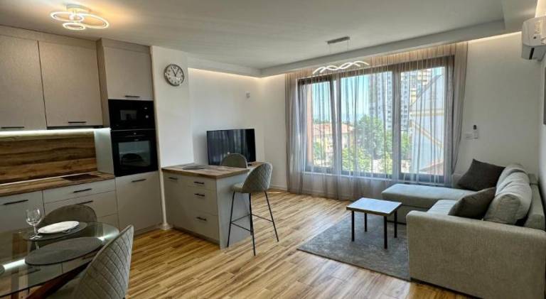 Apartment with terrace — photo 4
