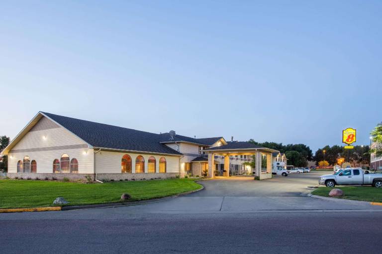 Super 8 By Wyndham Brookings — photo 4