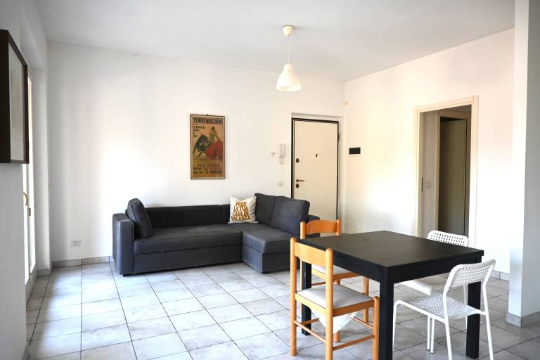 Apartment with patio — photo 4