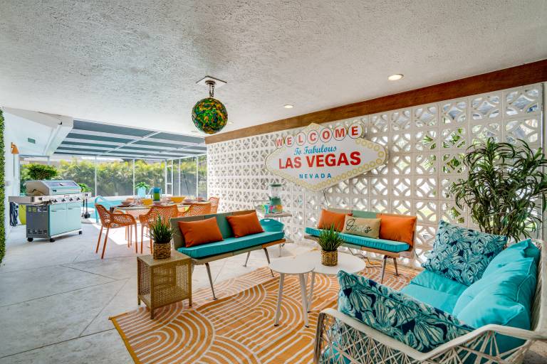 Swinging 60s Sarasota Home Lanai w Private Pool