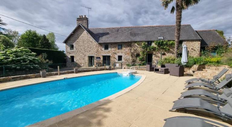 Nice house with pool & jacuzzi | Pets allowed in Saint-Quentin-sur-le-Homme