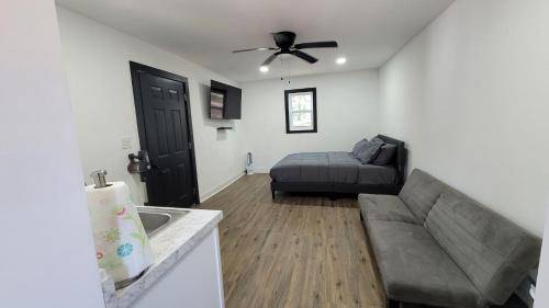 The Perfect Tiny Home — photo 3