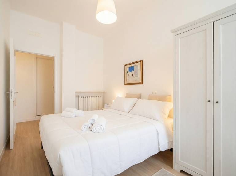 Holiday apartment with 2 rooms for 6 persons in Bari